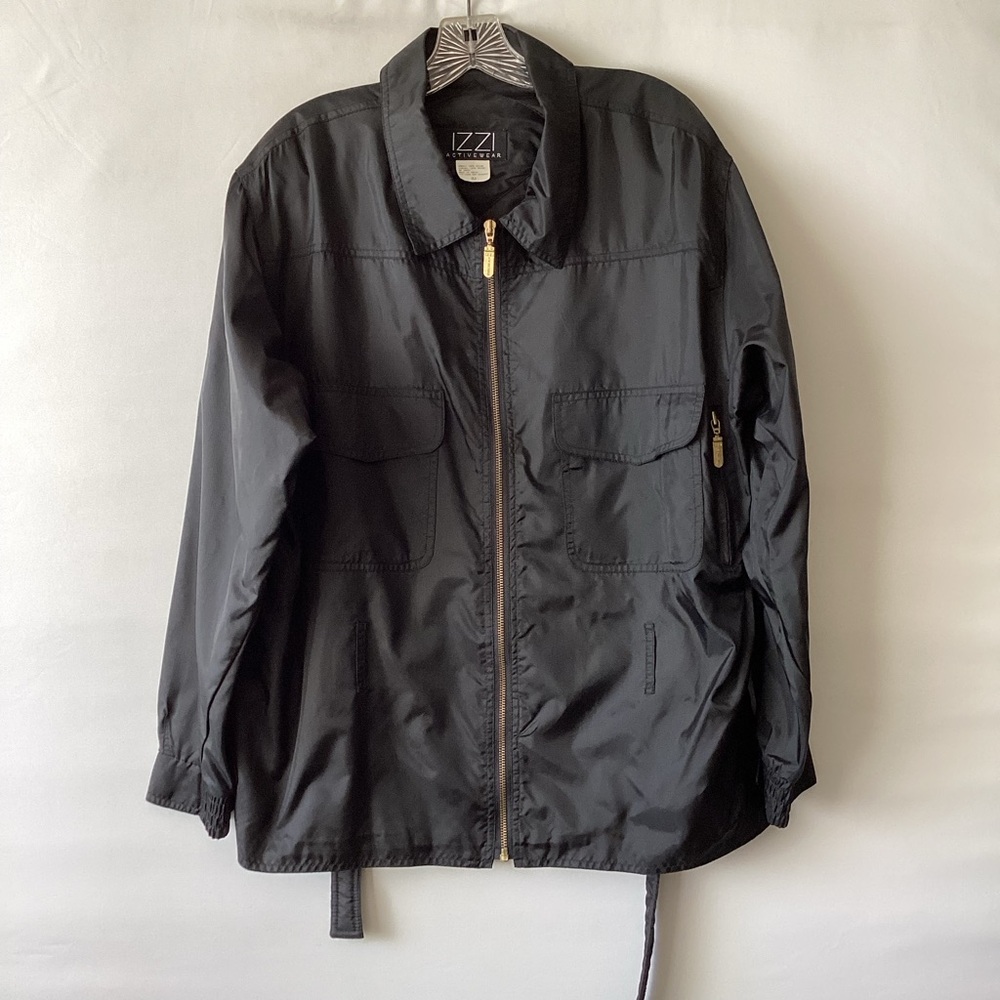 IZZI Women's Black windbreaker